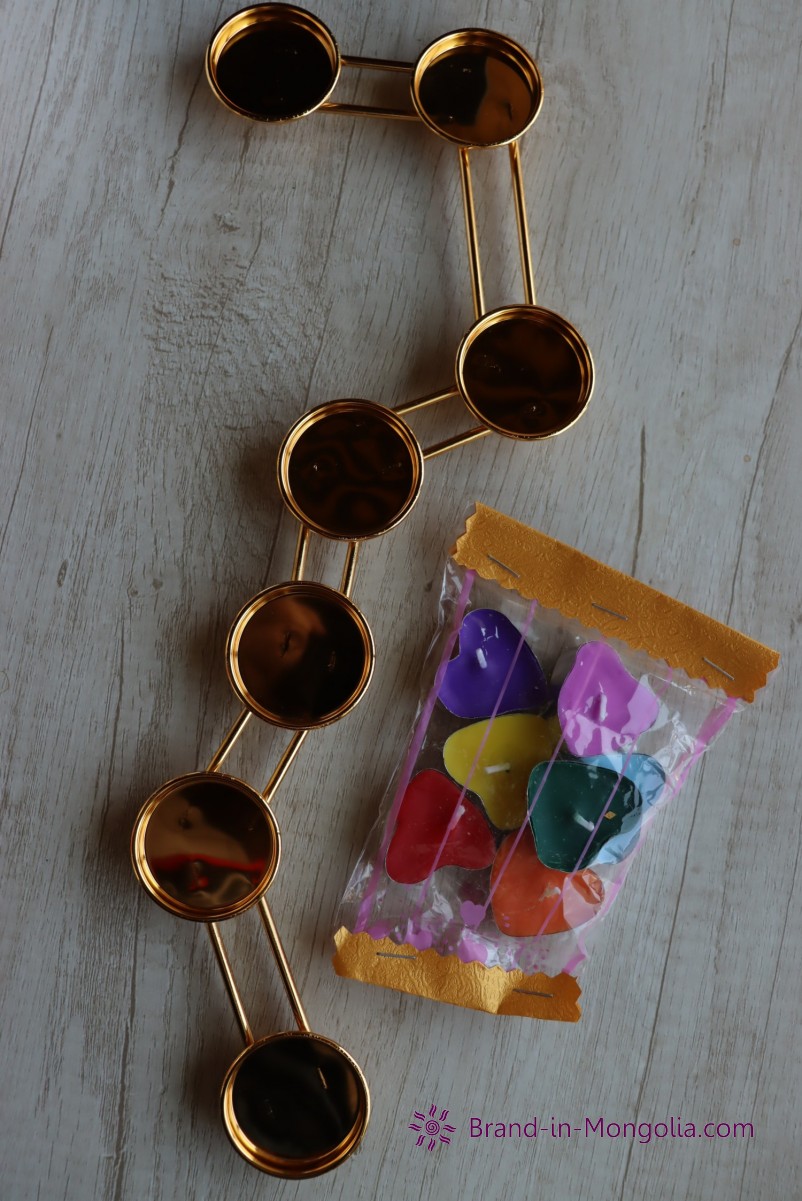 Долоон бурхан од лаа